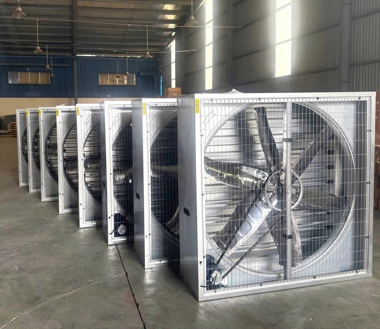 quạt hút thông gió vuông 1380x1380